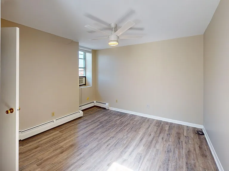 2148 Saint James Ave #2154 — Photo 6
