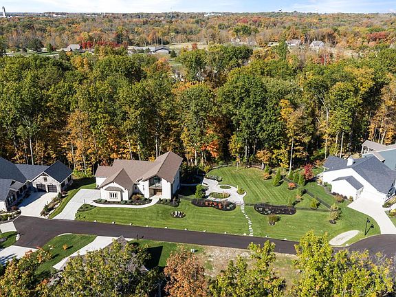 2nd image of 960 Oak Ridge Ln