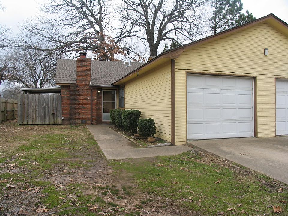 1st image of 8918 Bryn Mawr Cir