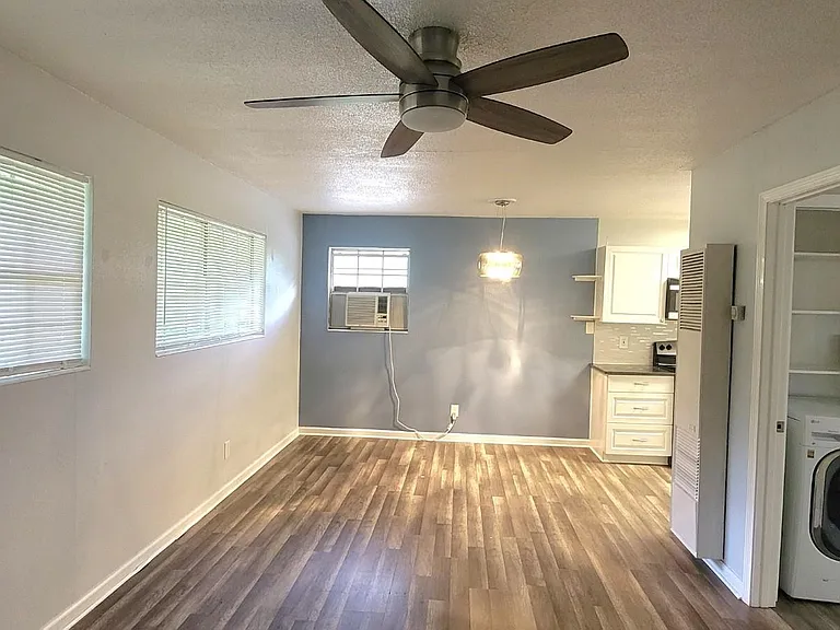 637 Stiles Ave #639-1/2 — Photo 2