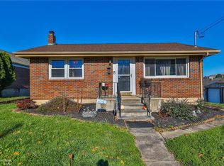 27 Roth Ave, Hellertown, PA 18055