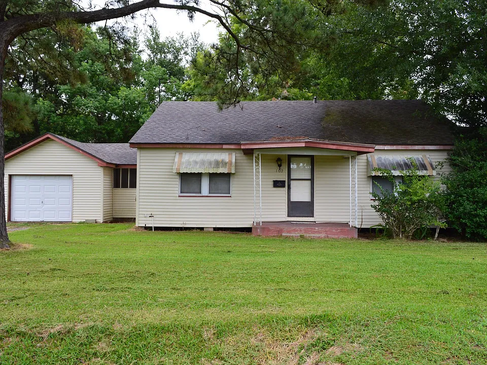 102 Linda St