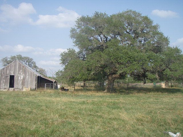 2nd image of 385 Dreier Rd