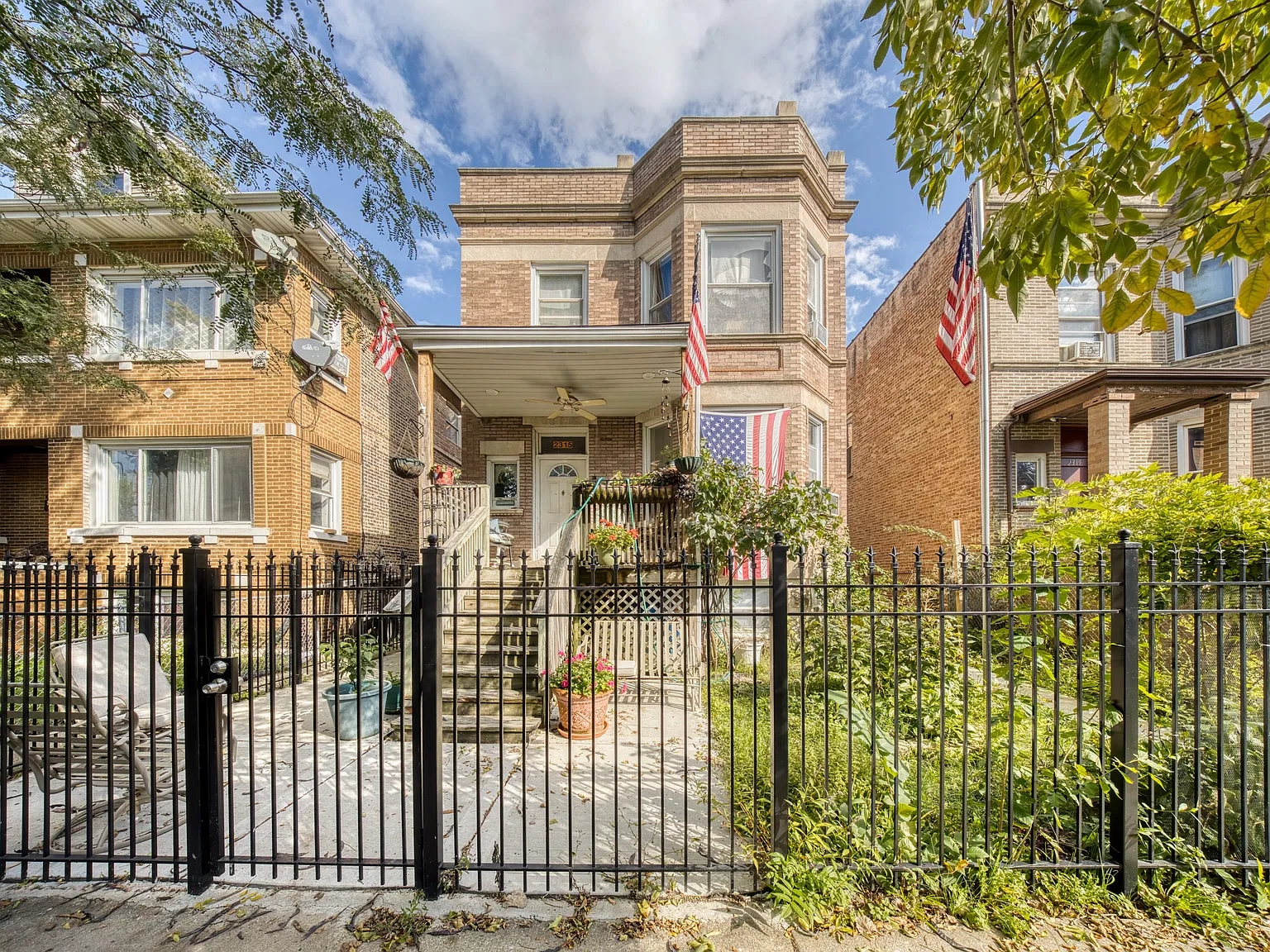 3 bed, 1000 sqft, $1,795 — Photo 1
