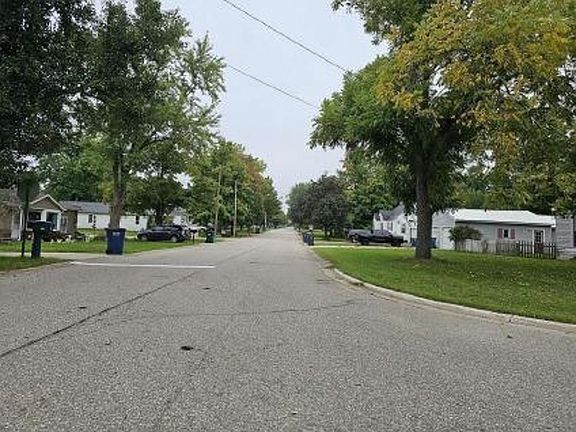 Exterior Neighborhood (street photo)