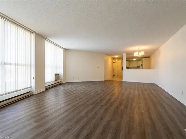 24 Marilyn Dr #101, Guelph, ON N1H 8E9