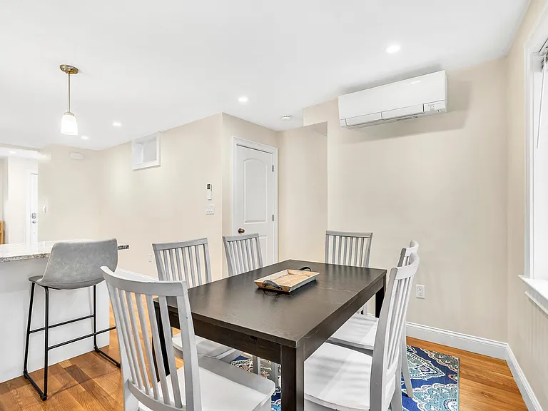 10 Bradbury St #10 — Photo 7