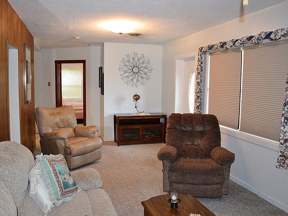 4th image of 1631 Pine Hill Dr