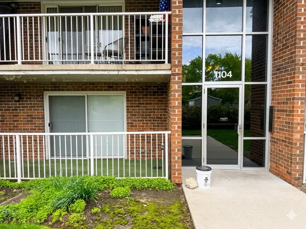 1104 Mercury Dr Unit 1B, Schaumburg, IL 60193