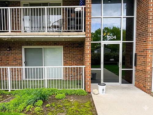 1104 Mercury Dr #1B Photo 1