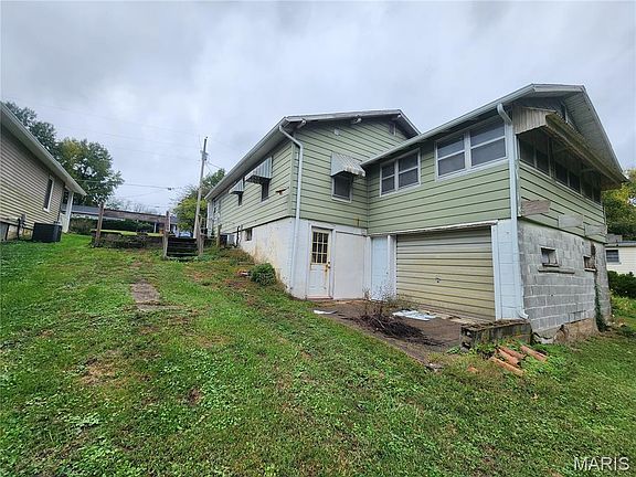 4th image of 1618 Singleton Ave
