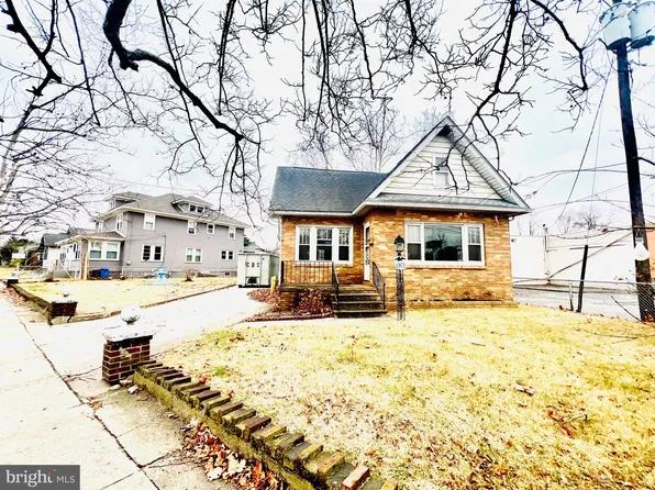 836 E Broad St, Gibbstown, NJ 08027