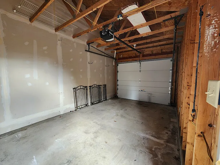1750 Yorkshire Pl — Photo 18