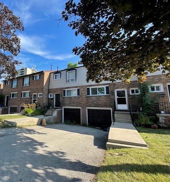 2nd image of 50 Bell Manor St