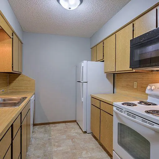 10827 Blondo St #24 — Photo 19