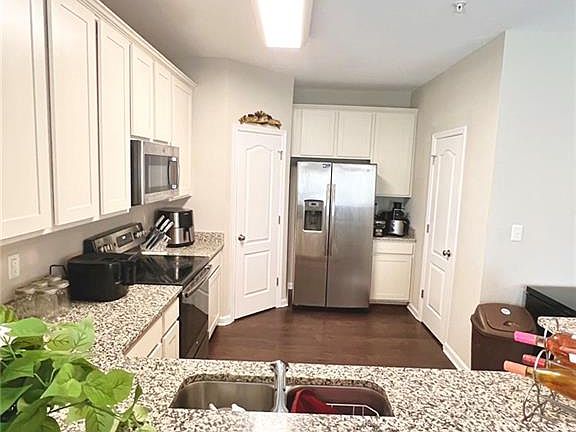 5th image of 217 Waterside Dr