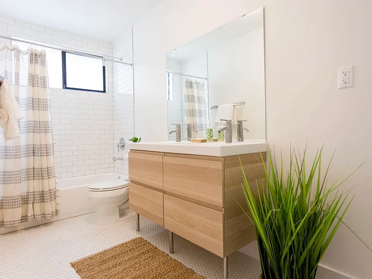 1920 Clinton St #7 — Photo 8