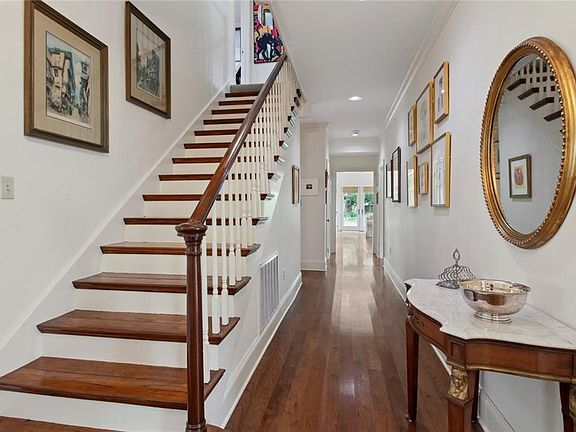 2nd image of 4256 Vendome Pl