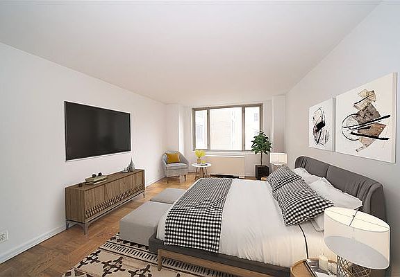 5th image of 160 E 84th St APT 9B