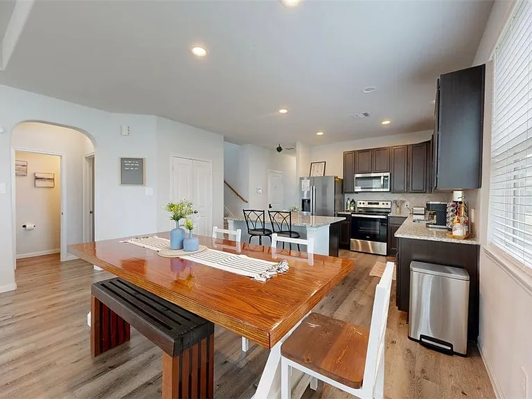 963 Harper Ln — Photo 9