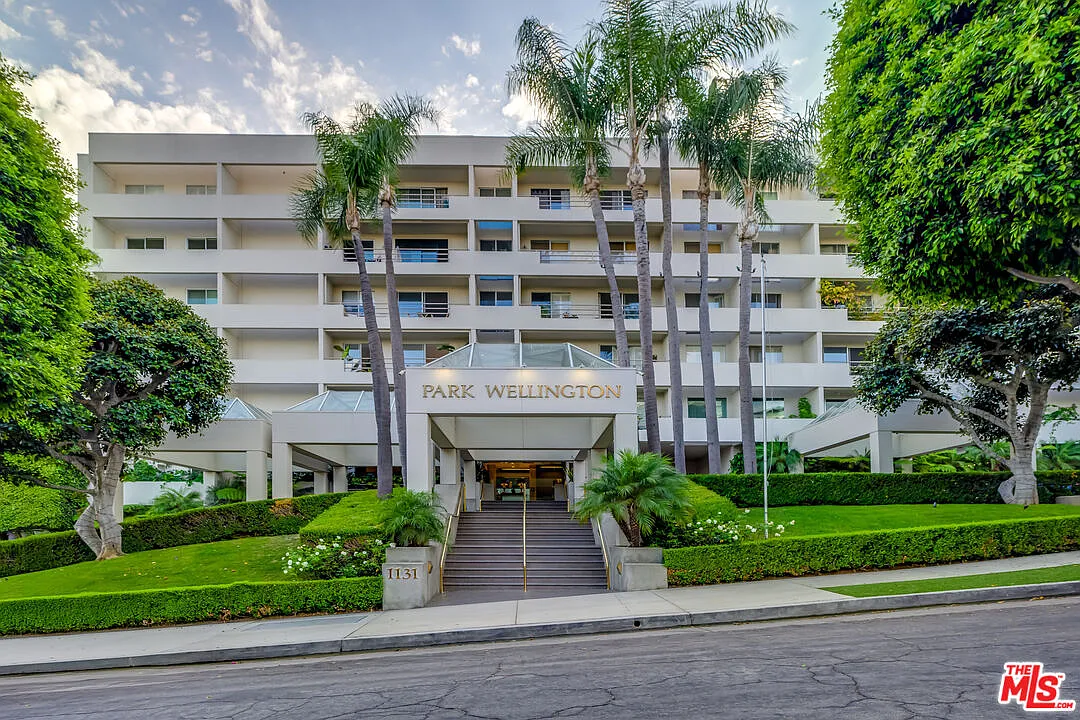 1 bed, 2.0 bath, 741 sqft, $3,495 — Photo 2