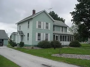 150 E Penn Ave photo 1