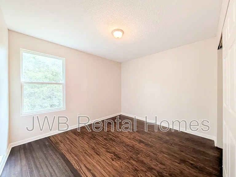 4646 Lenox Ave — Photo 8