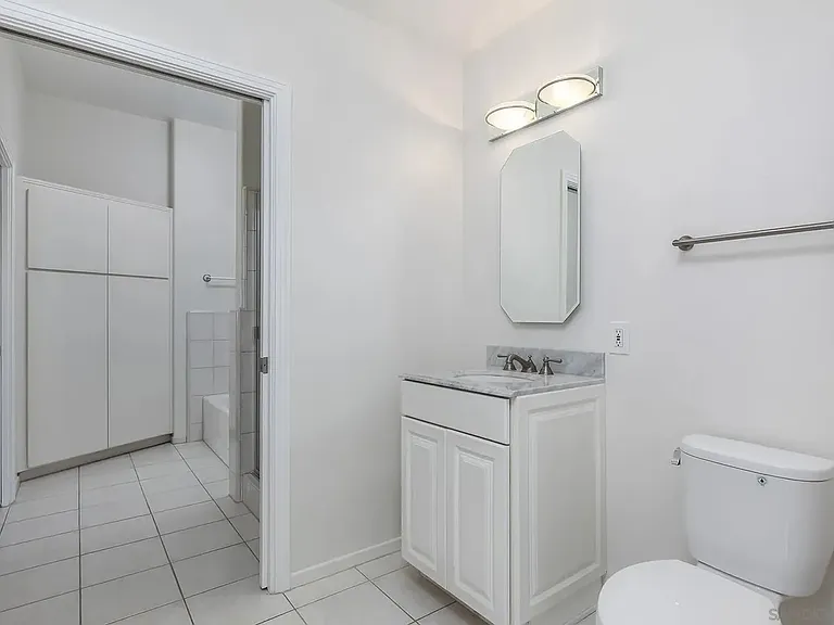 611 W G St W #321 — Photo 20