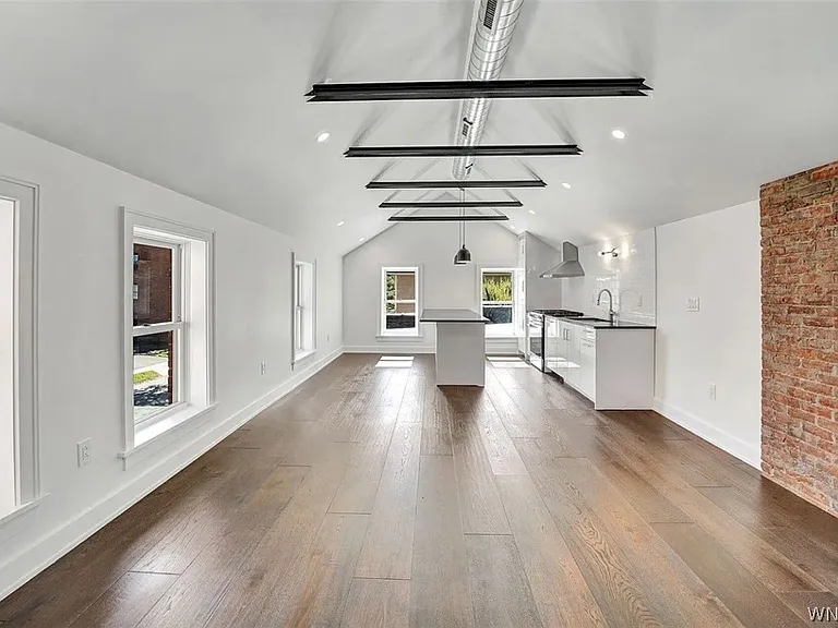 162 Allen St — Photo 11