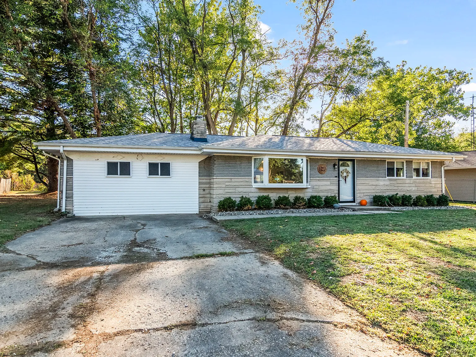 3 bed, 1410 sqft, $1,800 — Photo 3