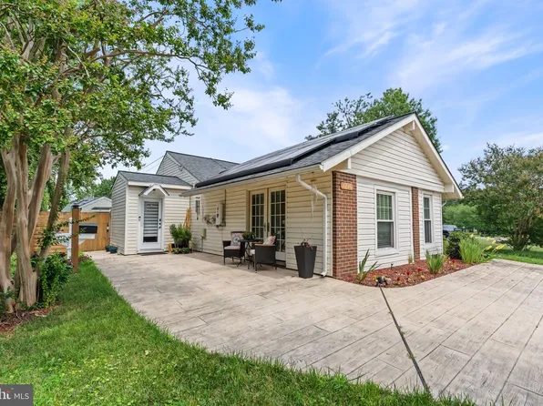 1716 Pittsfield Ln, Bowie, MD 20716