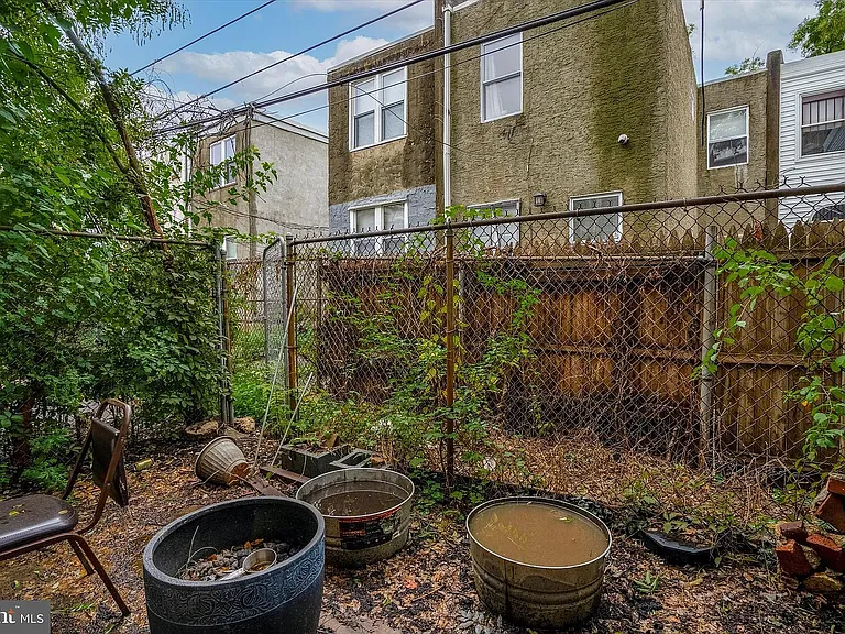 1612 Fontain St — Photo 13