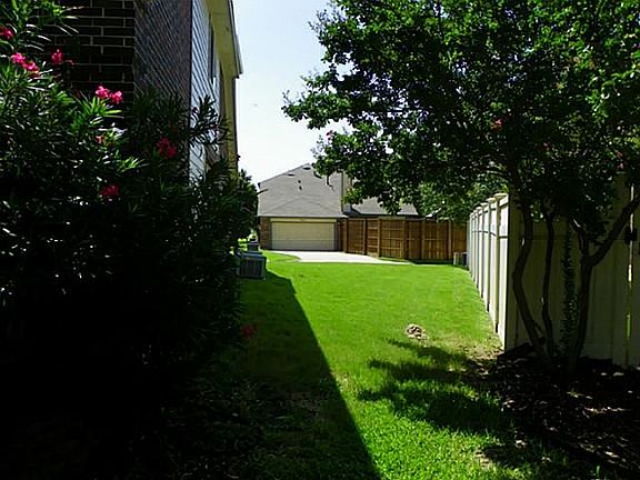 4th image of 5800 Sycamore Bend Ln