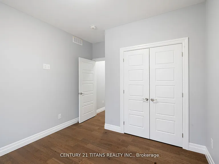 19 Tracy Dr — Photo 14