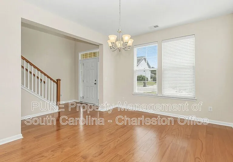 481 Gianna Ln — Photo 5