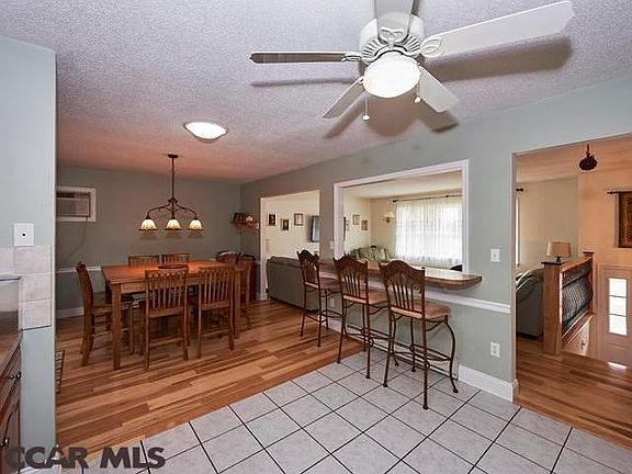 3rd image of 624 Old Farm Ln