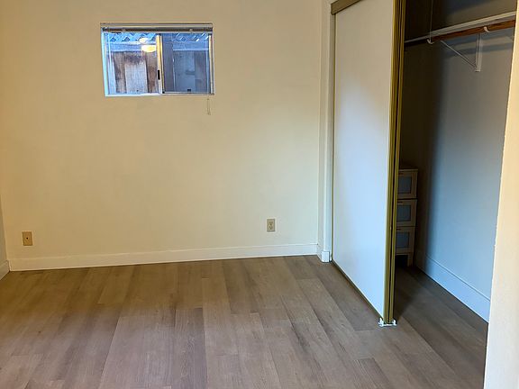 3rd image of 1087 Westwood Dr