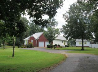 330 Neill Cemetery Dr, Savannah, TN 38372