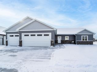 5675 N Amethyst Dr, Appleton, WI 54913