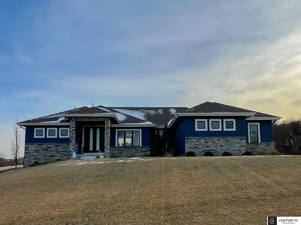 22505 Orchard Plz, Elkhorn, NE 68022