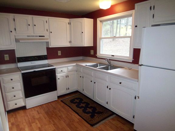 2nd image of 47 Woodland Dr