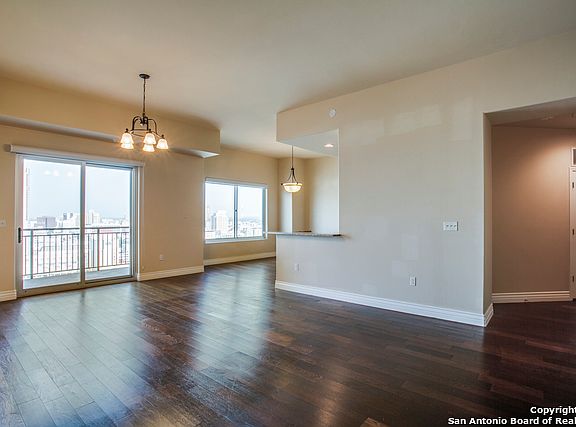 3rd image of 215 North Ctr