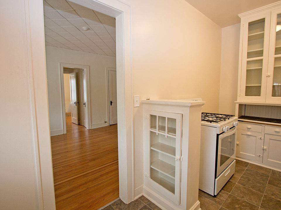 1st image of 95 Lexington Pkwy S #109
