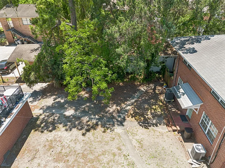 1731 Flagler Ave — Photo 32