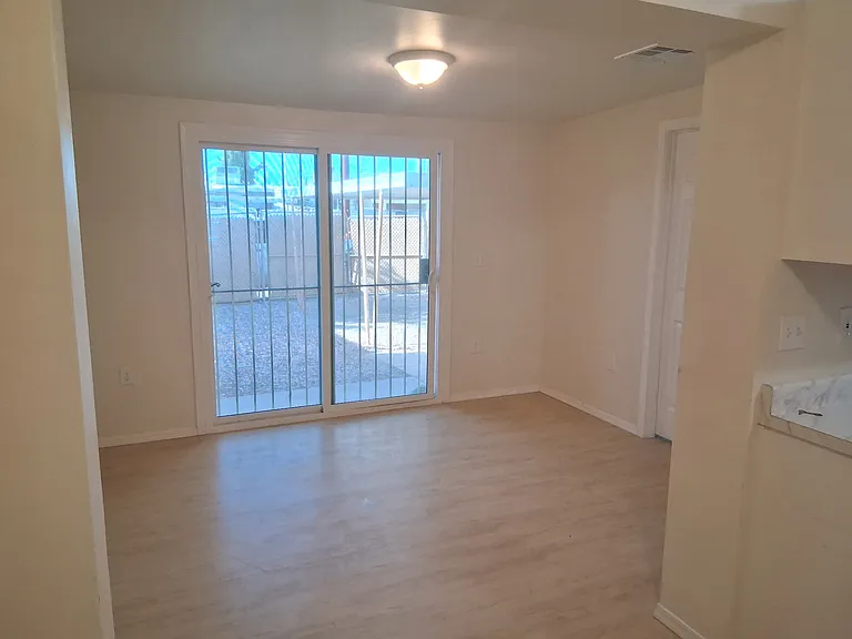 4929 S Cherry Ave — Photo 5