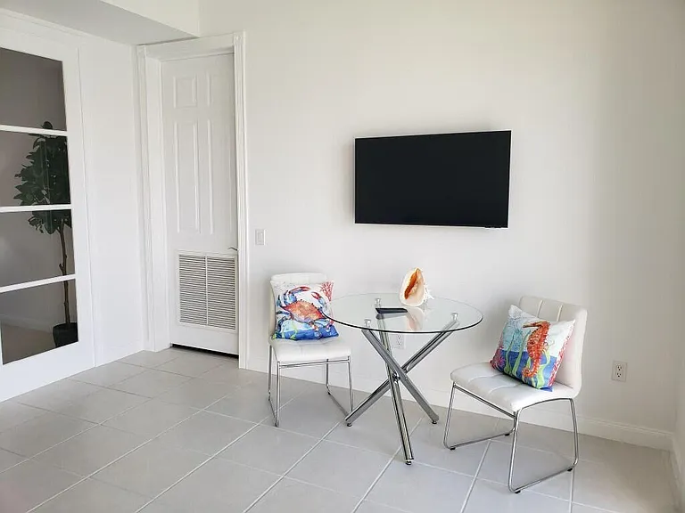 10 Harbour Isle Dr E #204 — Photo 11