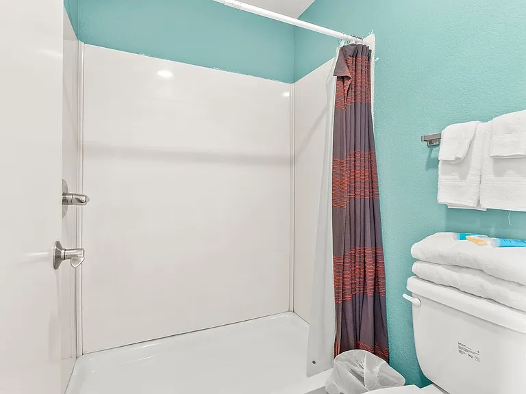 228 Spaces - Furnished Micro-Living Apartments — Photo 20