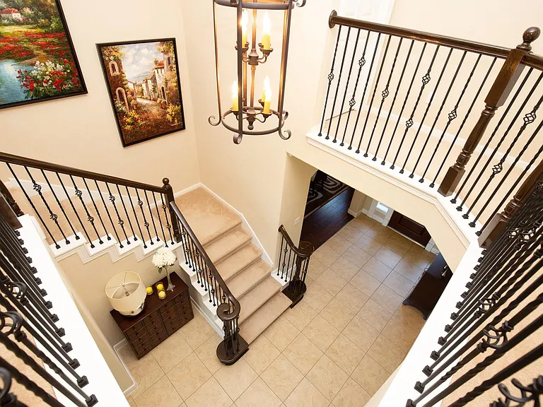 162 W Hullwood Ct — Photo 46