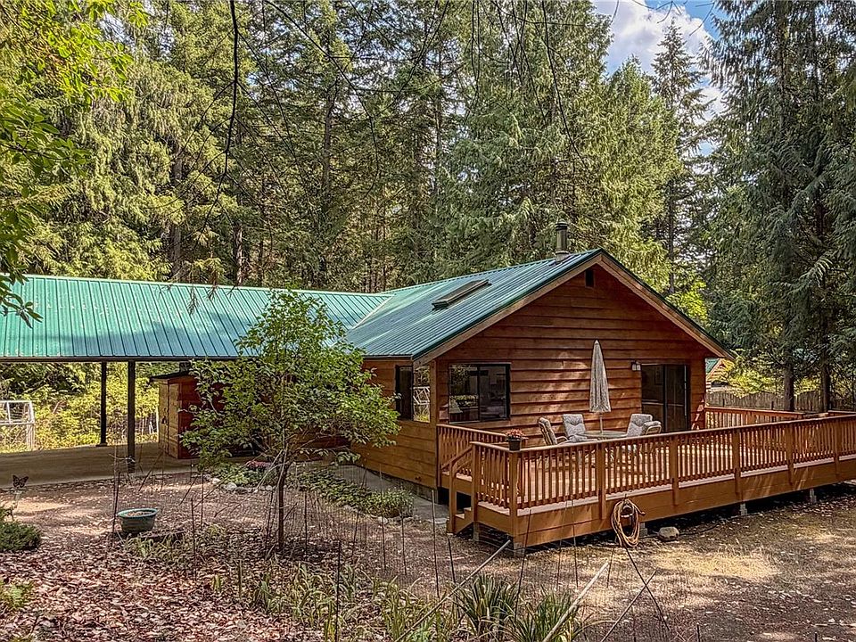 1st image of 920 Carmen Cres