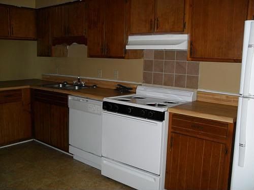 2nd image of 1490 Green St APT D2